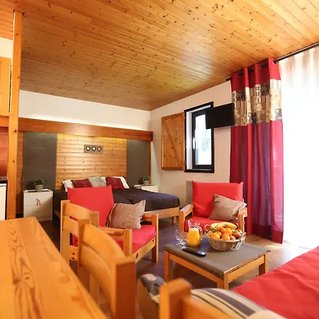 Village Club Les Tavaillons 3*